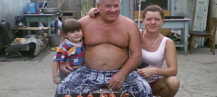 Коля со своей дочерью Наташей и внучкой
